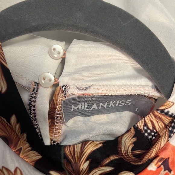NWOT fun sleeveless Milan Kiss tank - Picture 6 of 6